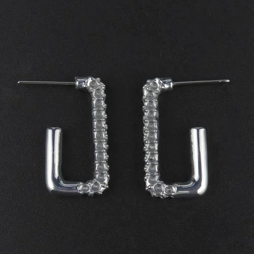 Elegant square earrings adorned with crystal accents.