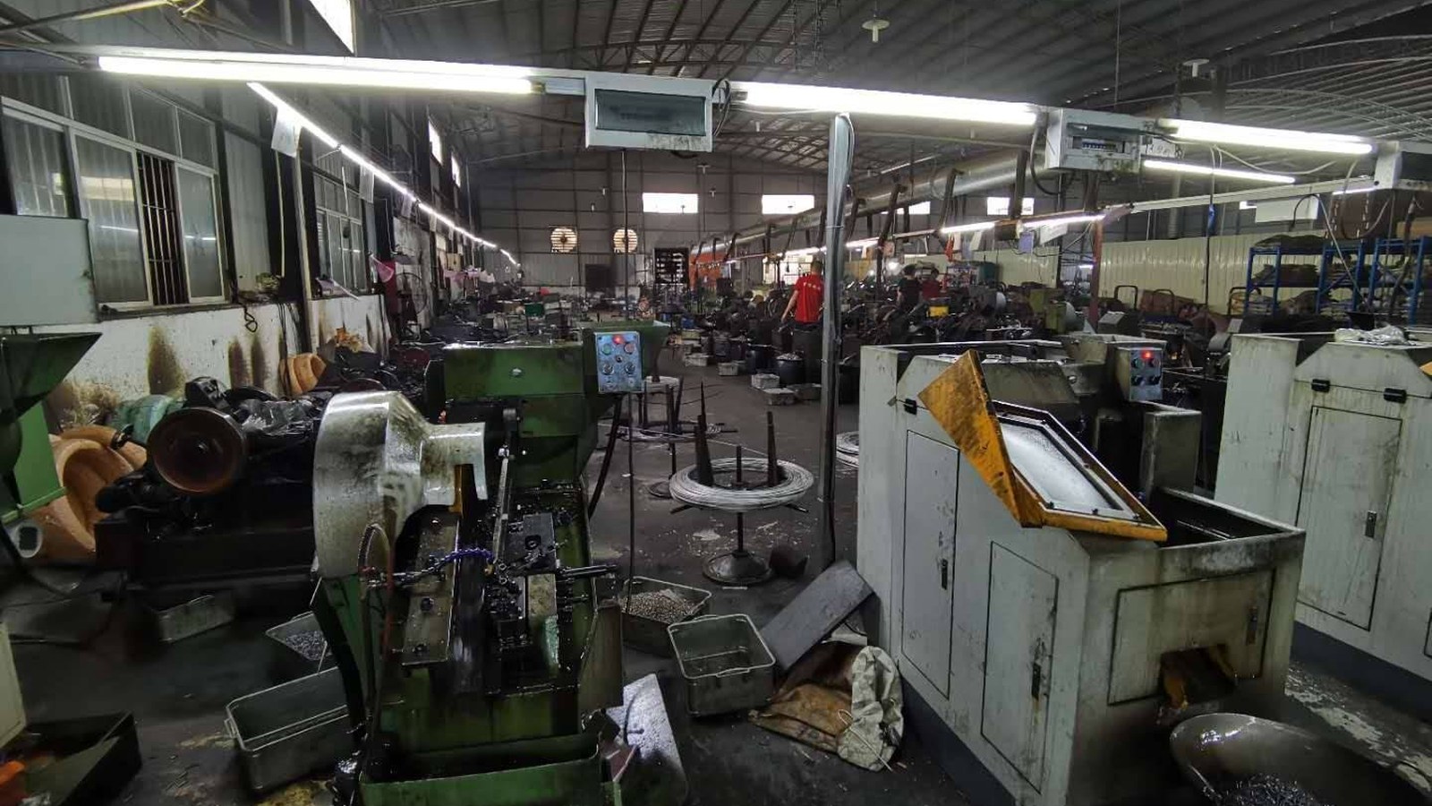 The machining shop at Jintaijin, with lathes and finishing equipment